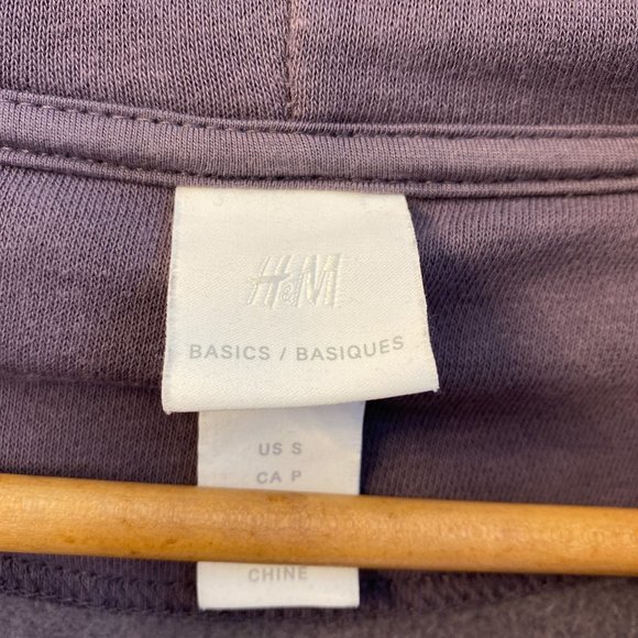 3/$30 ✿ H&M Basics Grey Hoodie Size Small - Picture 5 of 6